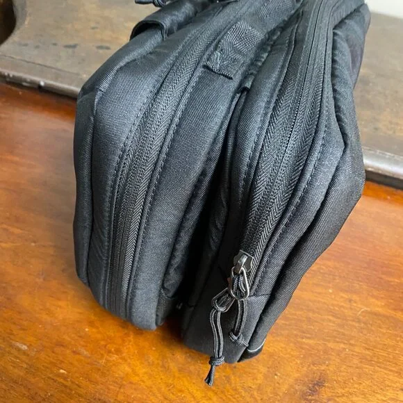 Eagle Creek Pack-It® Trifold Toiletry Kit - Picture 9 of 12